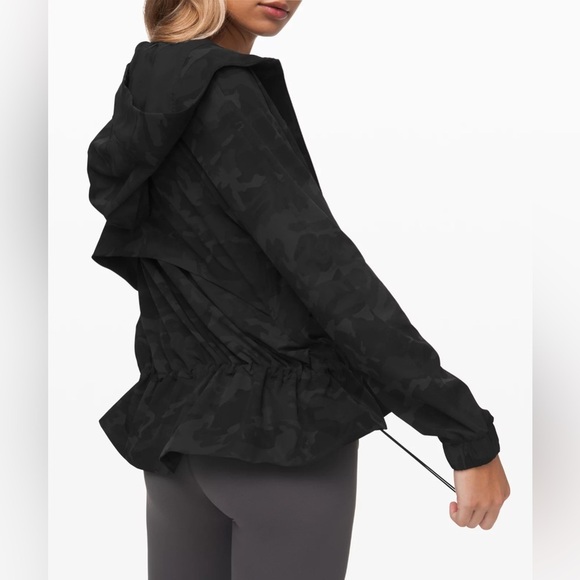 Lululemon Pack It Up Camo Jacket - Picture 2 of 9